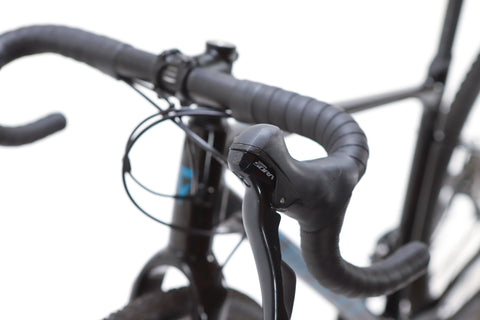 Giant Revolt 2 Shimano Sora Gravel Bike 2024, Size Small