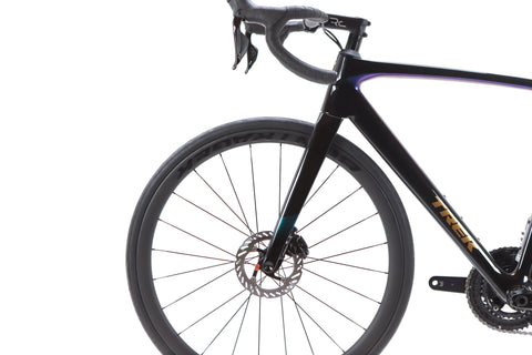 Trek Madone SL Gen 8 Shimano 105 Di2 Disc Road Bike 2025, Size M/L