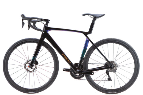 Trek Madone SL Gen 8 Shimano 105 Di2 Disc Road Bike 2025, Size M/L