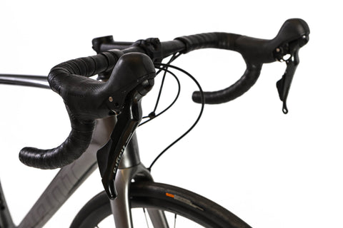 Giant Defy Advanced 3 Disc Shimano Tiagra Road Bike 2021, Size M