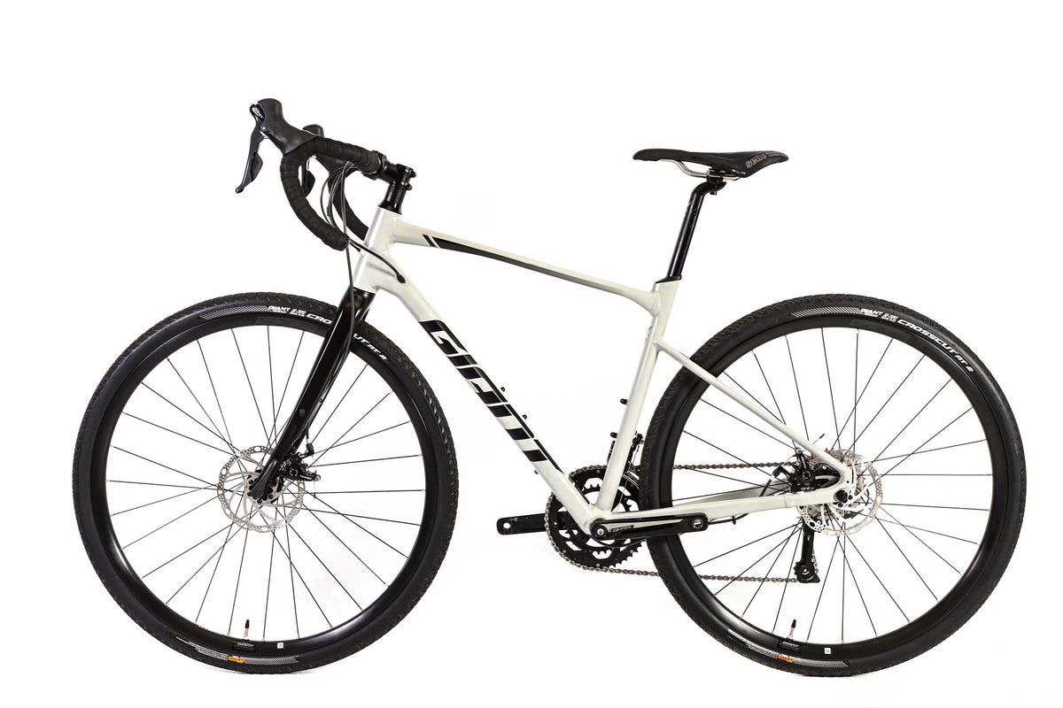 Giant Revolt 2 Shimano Sora Disc Gravel Bike 2022, Size Medium