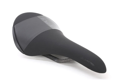 Fizik Aliante R1 Carbon Braided Saddle, 138mm – Cycle Exchange